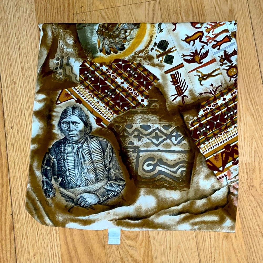 THE LIMITED 100% POLYESTER WRAP MADE IN ITALY